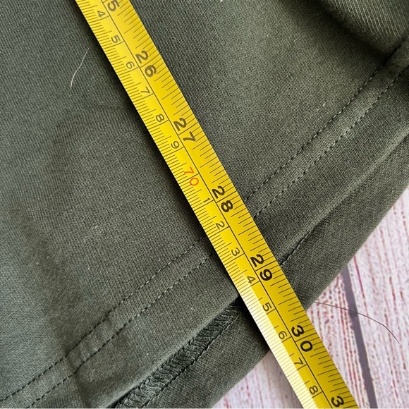 Disney Hocus Hocus 2 Green Spirit Jersey Large NWT - Picture 8 of 8